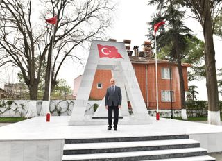 Mustafakemalpaşa’da Şehitlik Restorasyonu Tamamlandı!