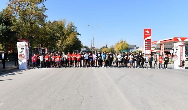 Mustafakemalpaşa Cumhuriyet İçin Özgürce Koştu!