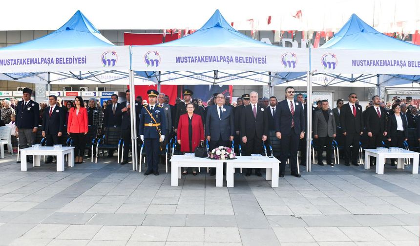 Mustafakemalpaşa’da Görkemli 29 Ekim Kutlamaları